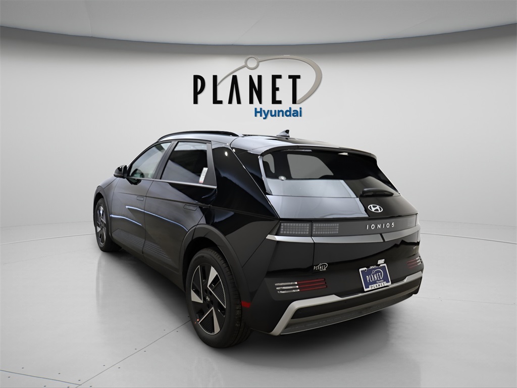 2025 Hyundai Ioniq 5 SE photo 3