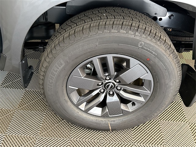 2026 Nissan Frontier SV photo 4