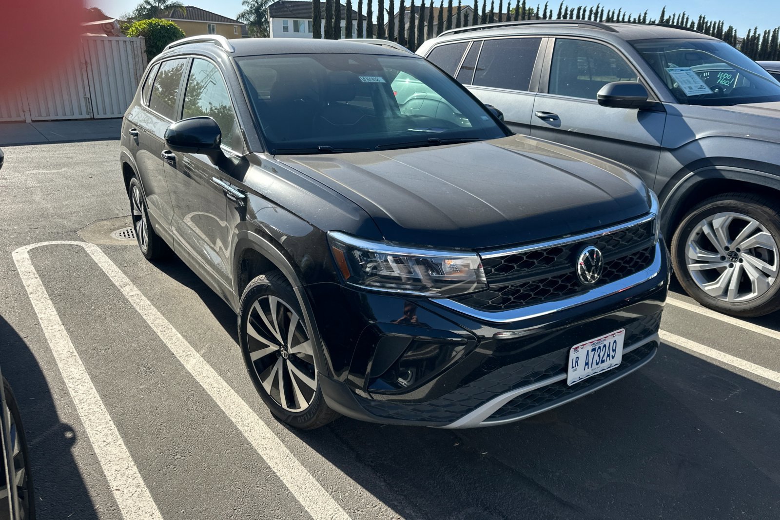 2024 Volkswagen Taos SE photo 2