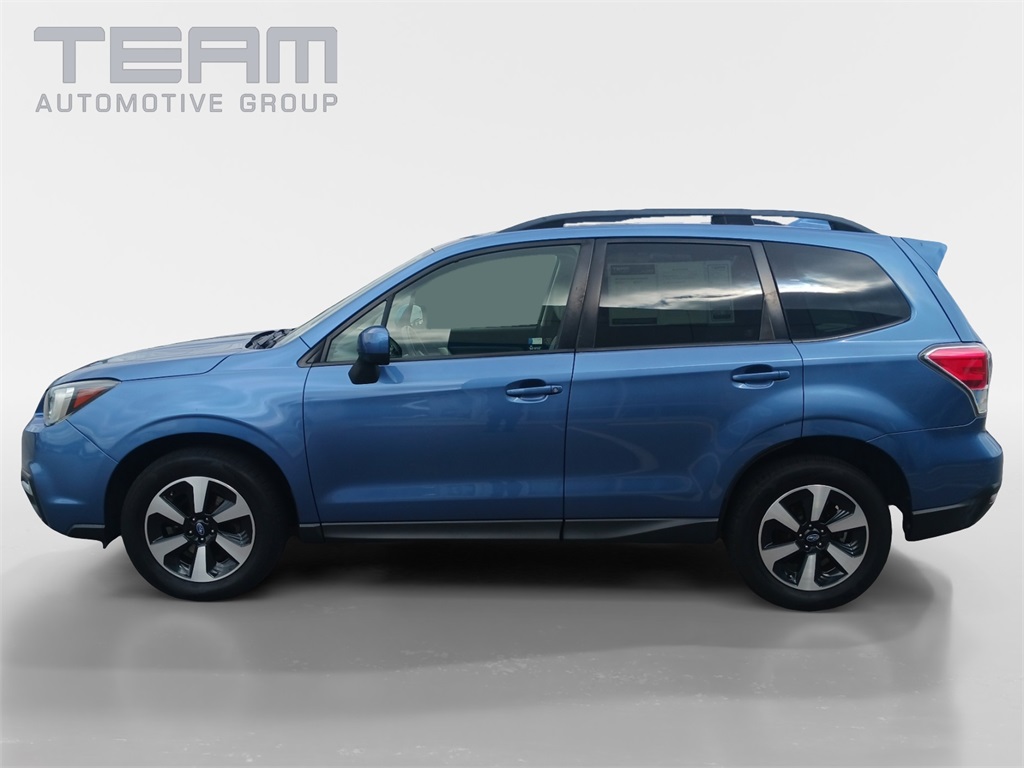 2017 Subaru Forester 2.5i Premium photo 4