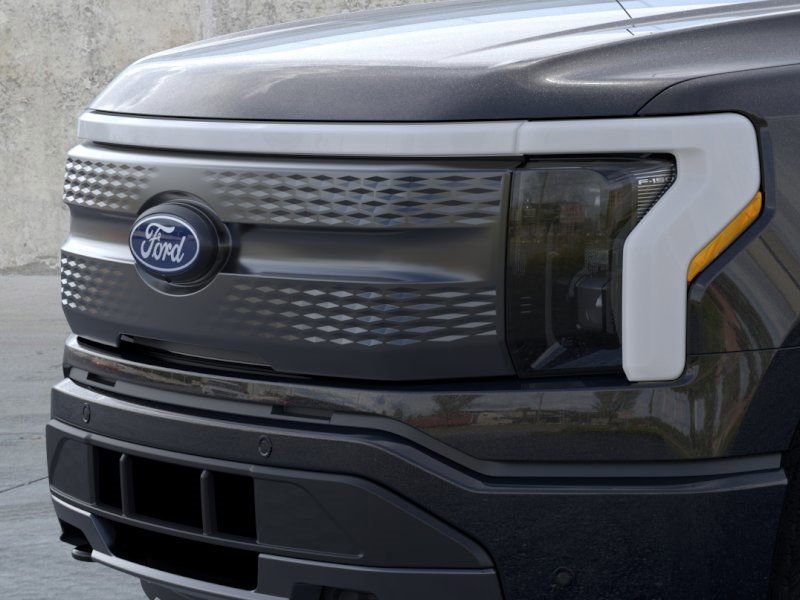 2025 Ford F-150 Lightning photo 15