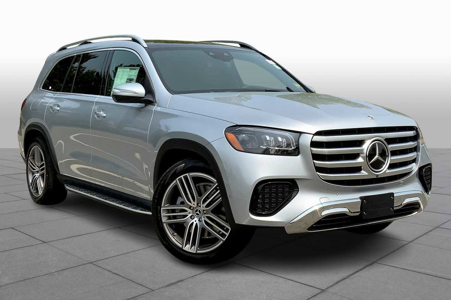 2025 Mercedes Benz GLS 450 4MATIC photo 2