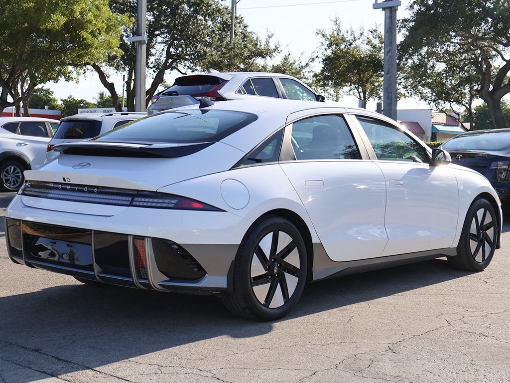 2023 Hyundai Ioniq 6 SE Standard Range photo 9