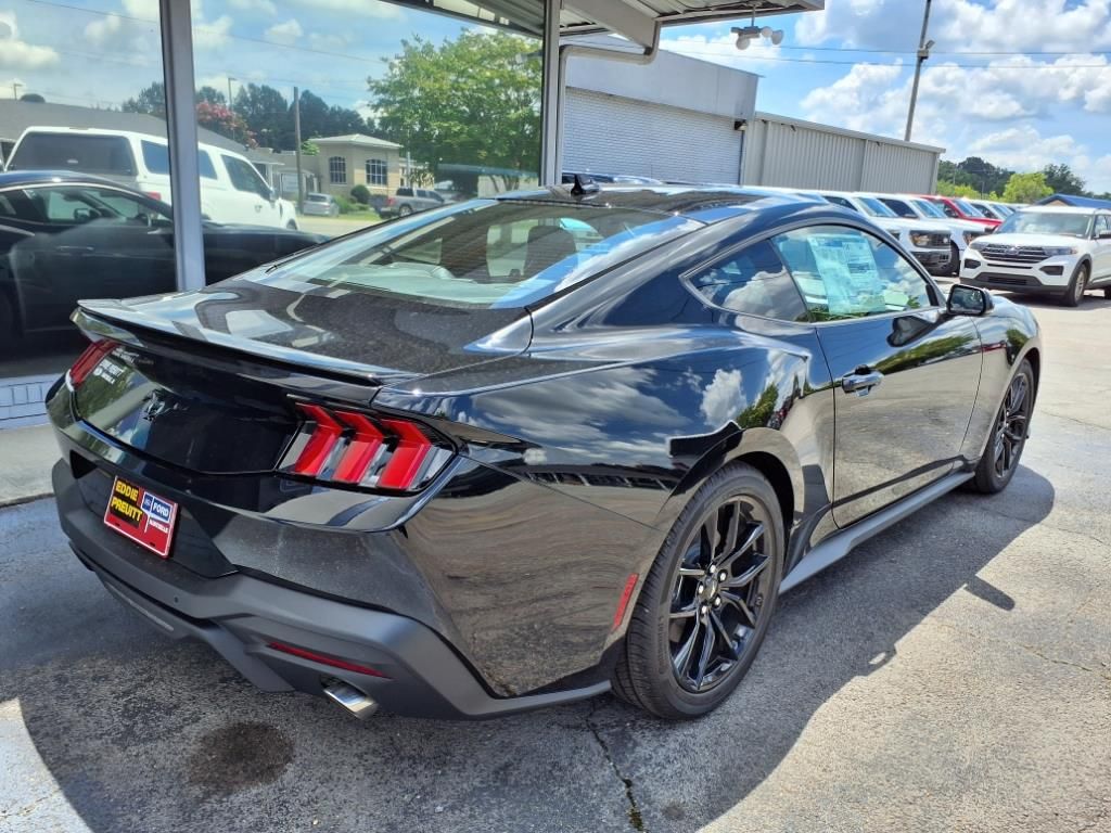 2025 Ford Mustang EcoBoost Premium photo 3