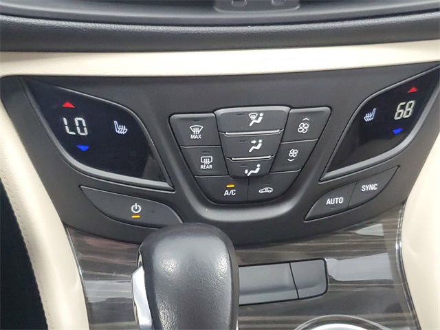 2020 Buick Envision Essence photo 17