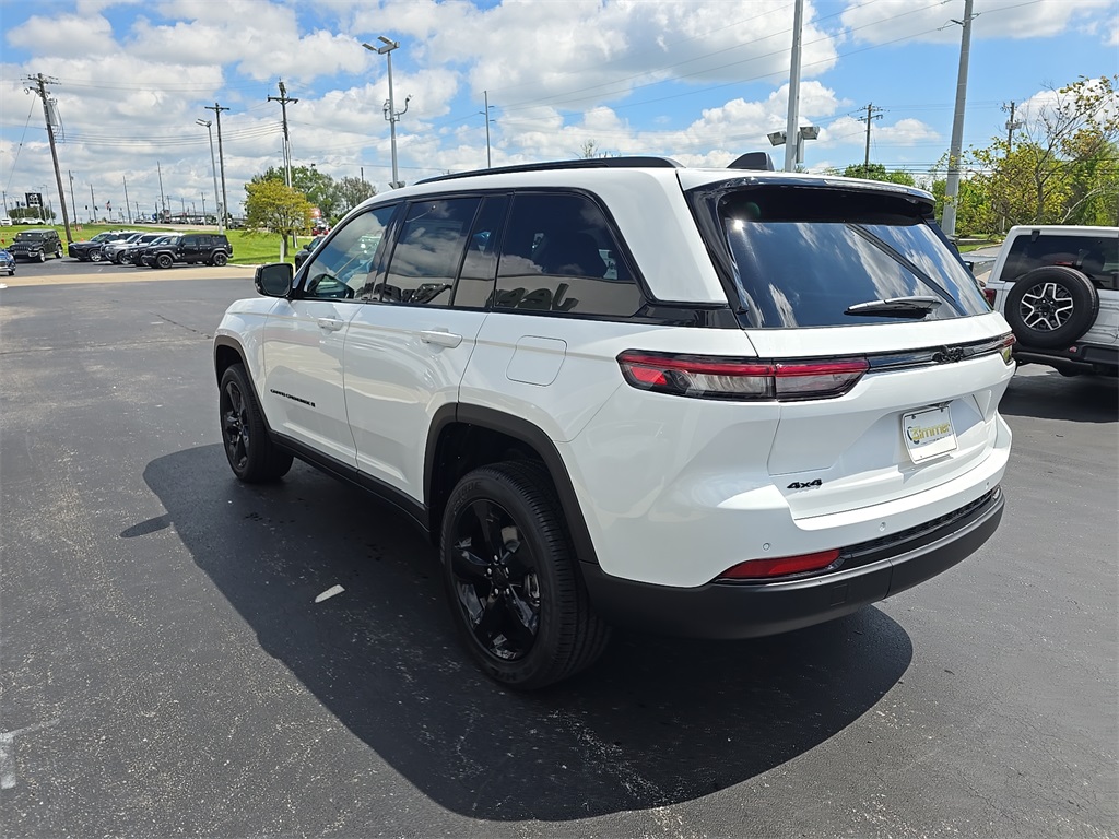 2025 Jeep Grand Cherokee Altitude photo 3