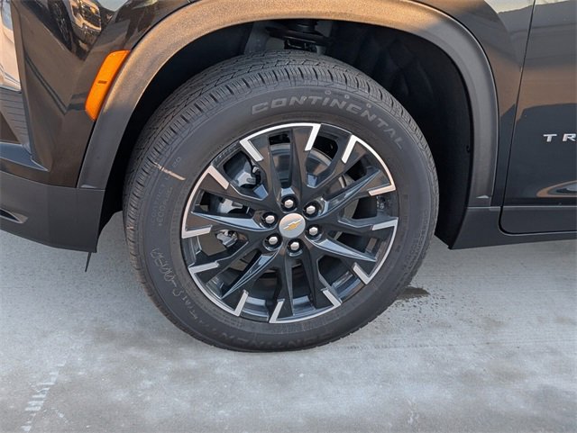 2026 Chevrolet Traverse photo 2