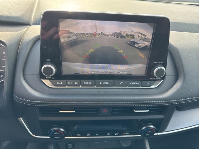 2025 Nissan Rogue SV photo 9