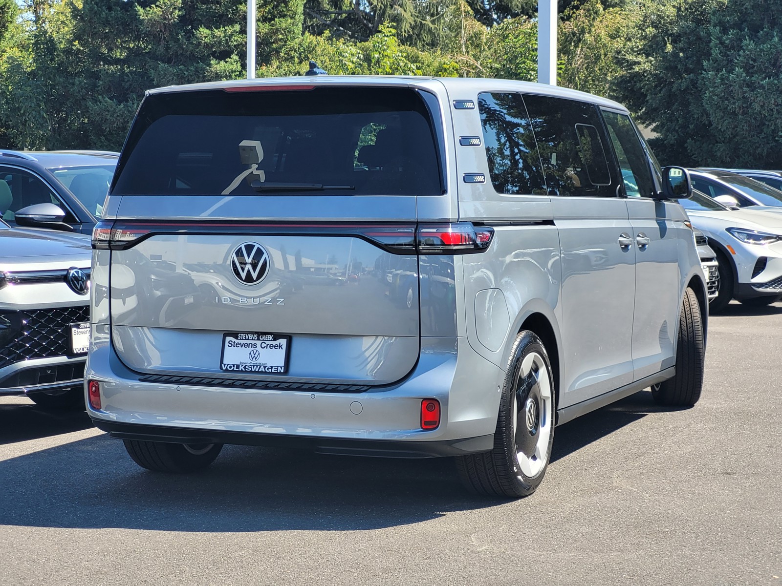 2025 Volkswagen ID. Buzz Pro S photo 3