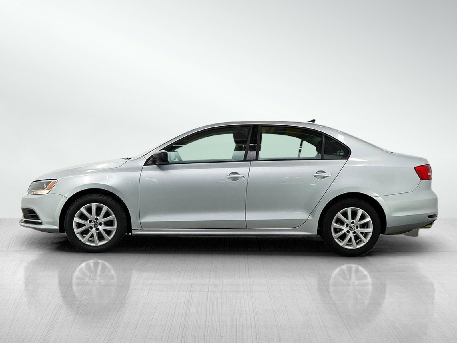 Used 2015 Volkswagen Jetta SE with VIN 3VWD07AJ8FM319375 for sale in Minneapolis, Minnesota