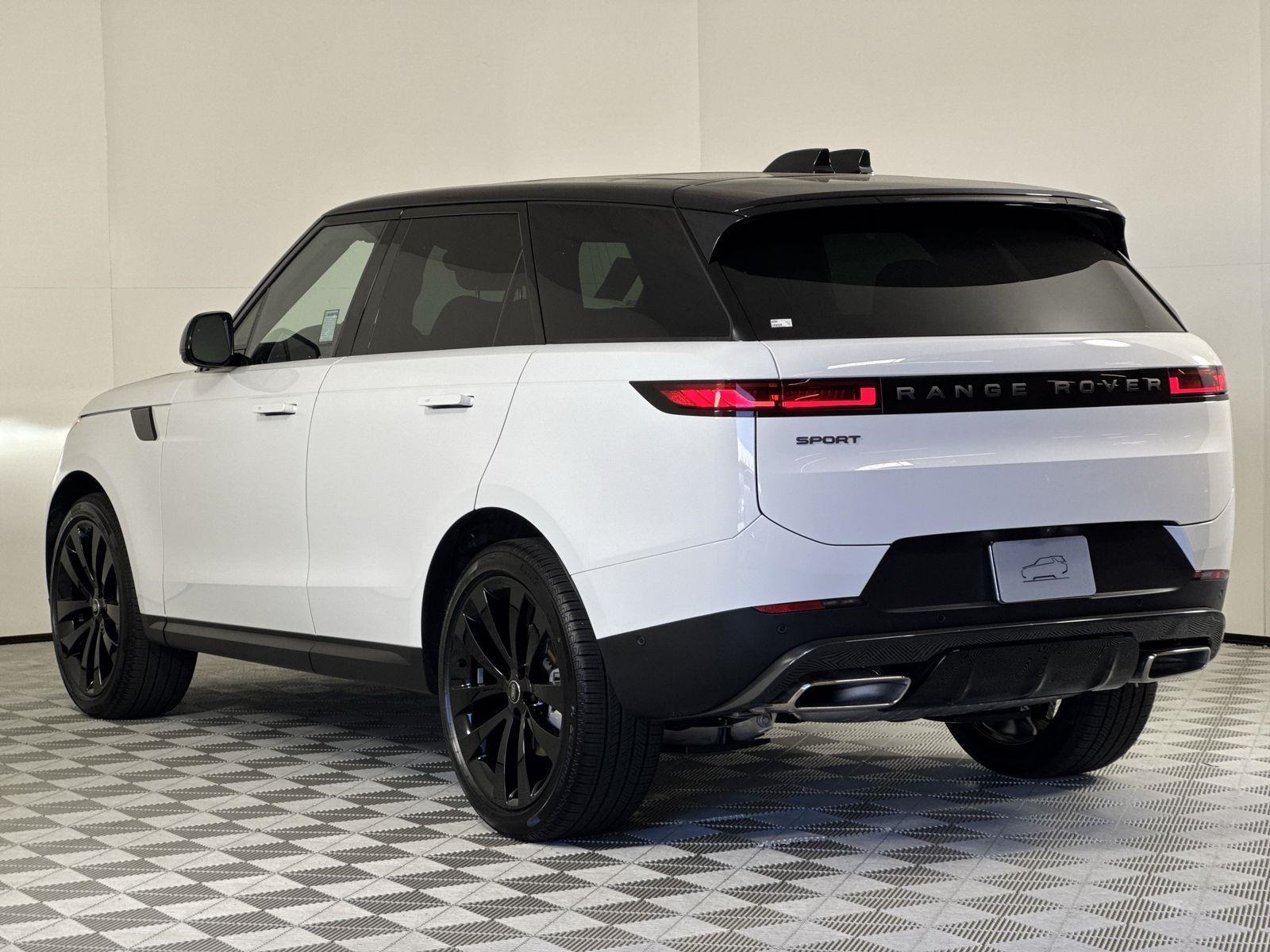 2025 Land Rover Range Rover Sport SE photo 3
