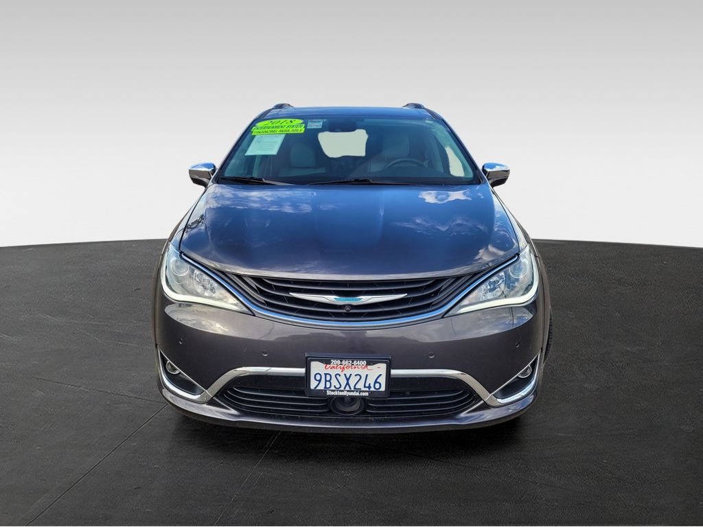 2018 Chrysler Pacifica Hybrid Limited photo 2