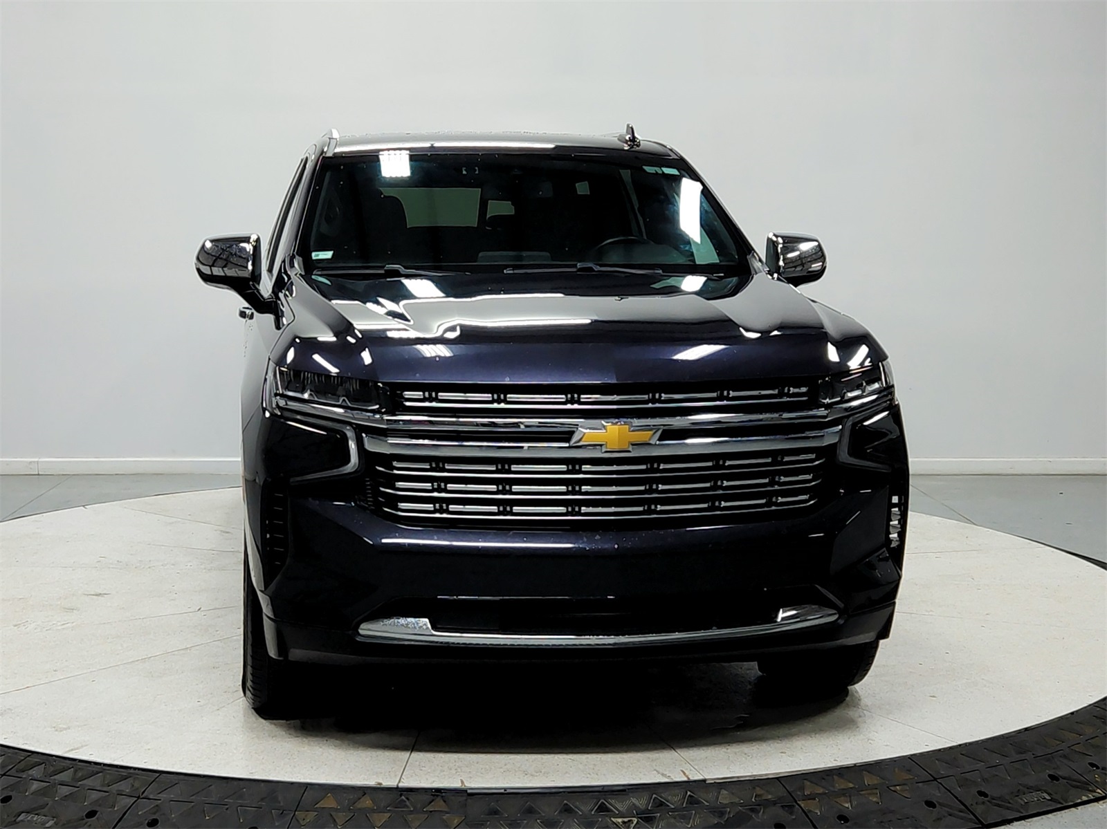 2024 Chevrolet Tahoe Premier photo 2