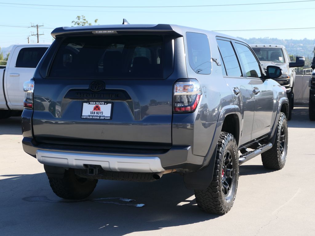 2019 Toyota 4Runner TRD Off-Road photo 3