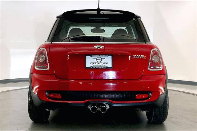 2010 Mini Cooper S photo 2