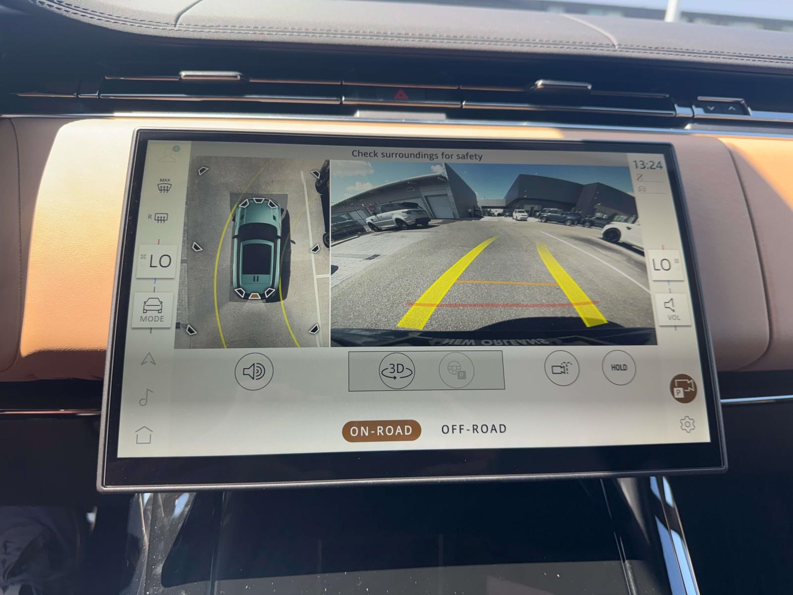 2025 Land Rover Range Rover Sport SE photo 12