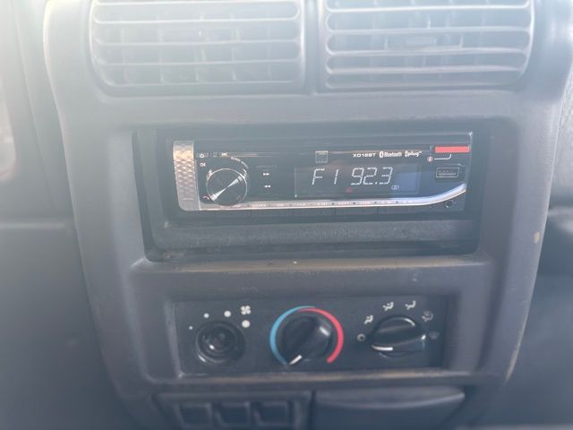 2001 Jeep Wrangler SE photo 10