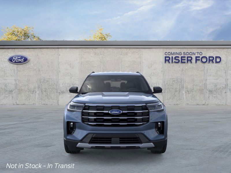 2025 Ford Explorer photo 4