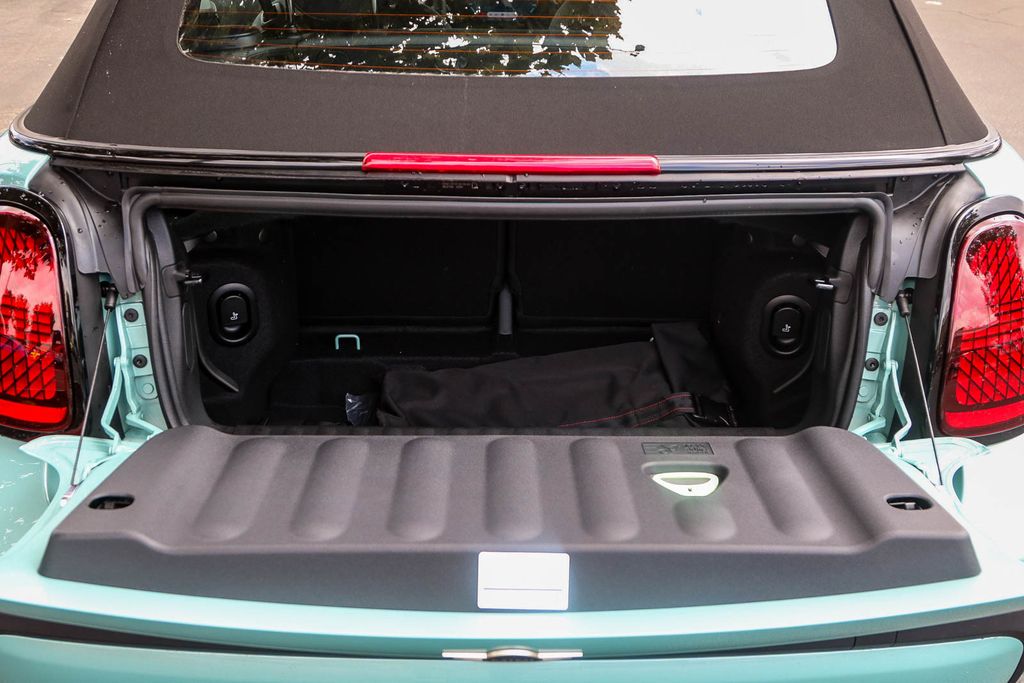 2026 Mini Cooper Convertible Iconic photo 28