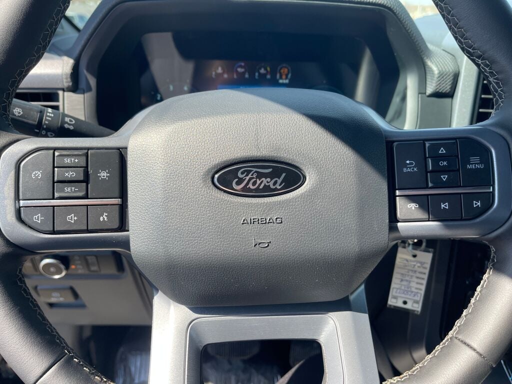 2025 Ford F-150 XLT photo 11
