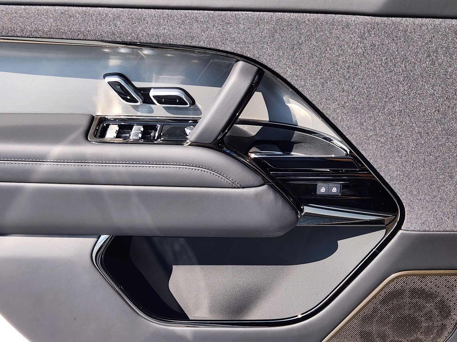 2025 Land Rover Range Rover Sport SE photo 19