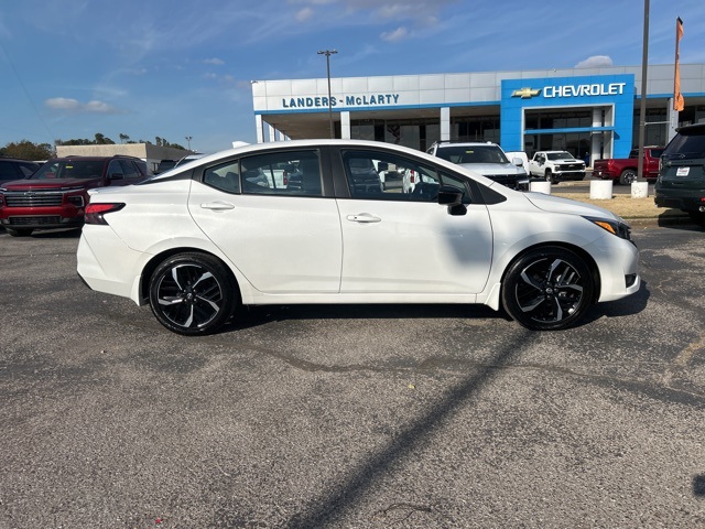 2024 Nissan Versa SR photo 2