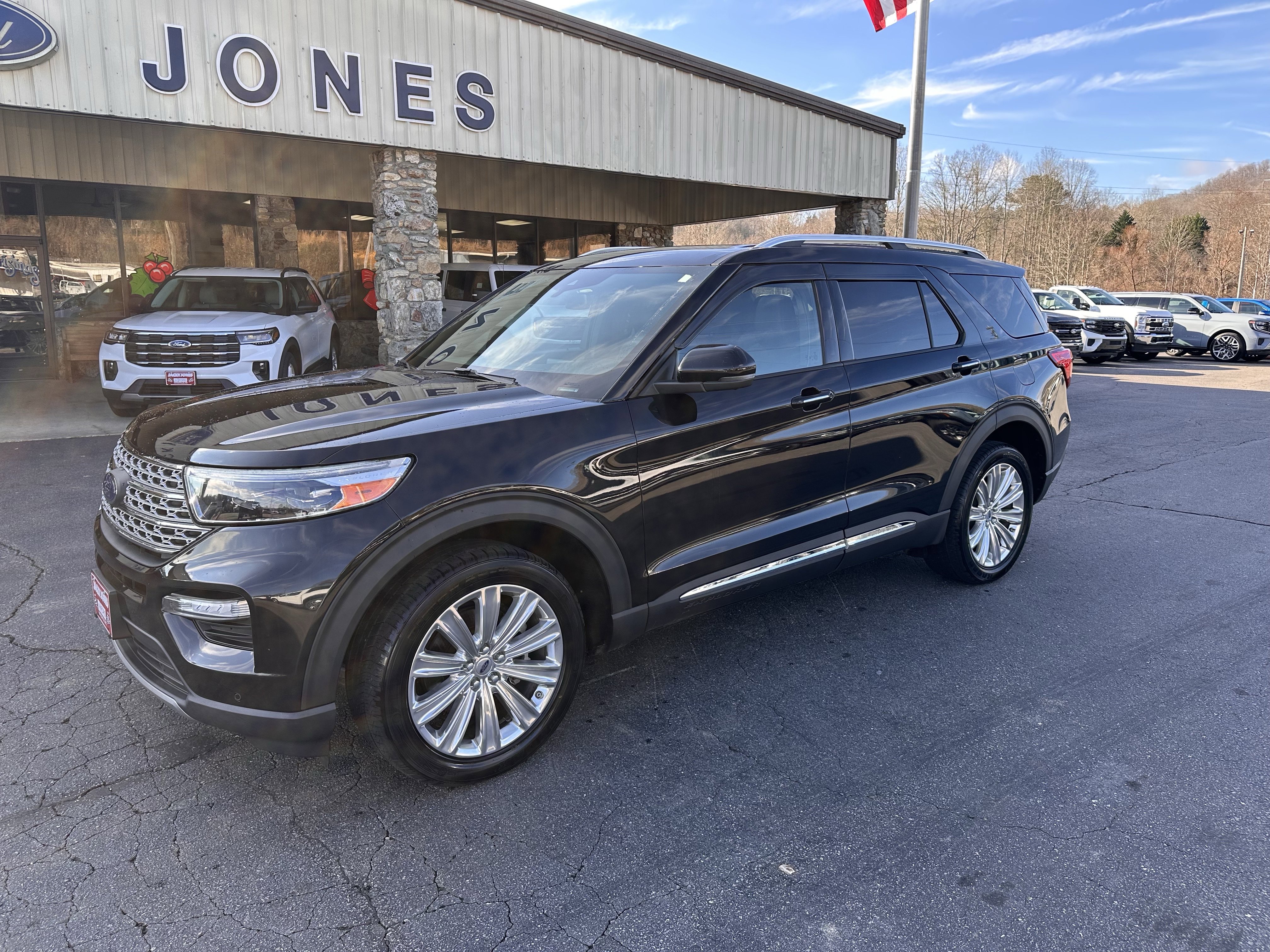 2020 Ford Explorer Limited's photo