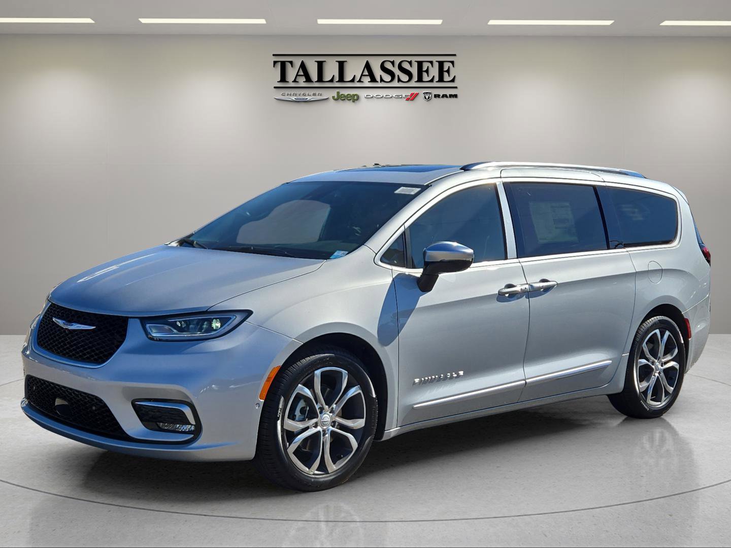 2026 Chrysler Pacifica Pinnacle's photo