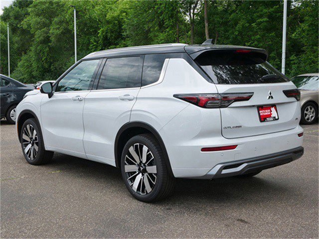 2025 Mitsubishi Outlander SEL Premium photo 2