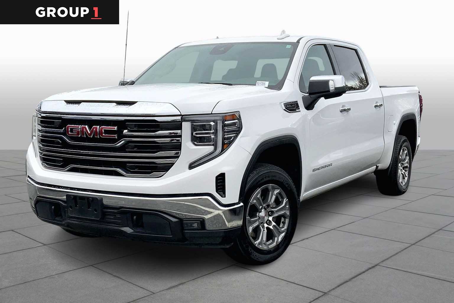 2025 GMC Sierra 1500 SLT's photo