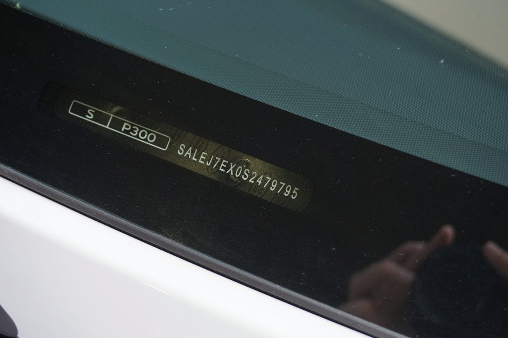 2025 LAND ROVER DEFENDER - Image 28