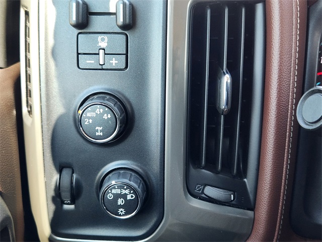 2015 Chevrolet Silverado 1500 High Country photo 19