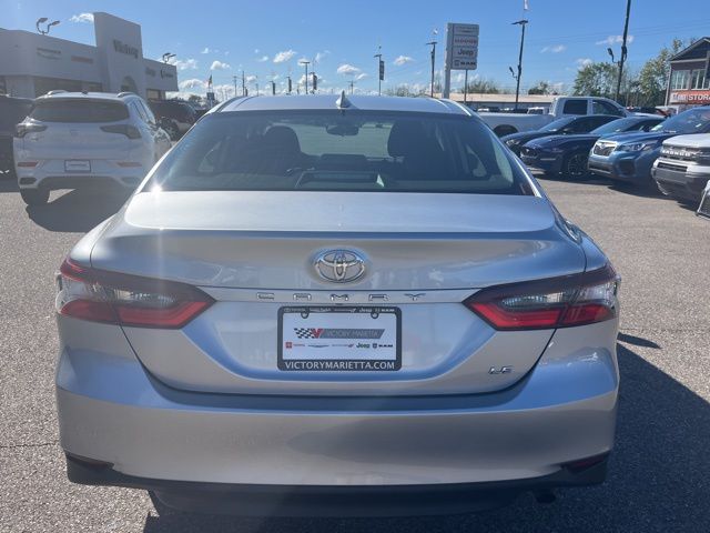 2023 Toyota Camry LE photo 3