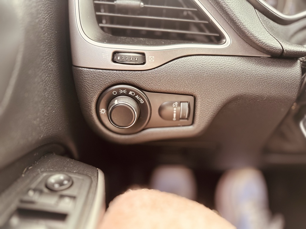 2020 Jeep Cherokee Latitude photo 15