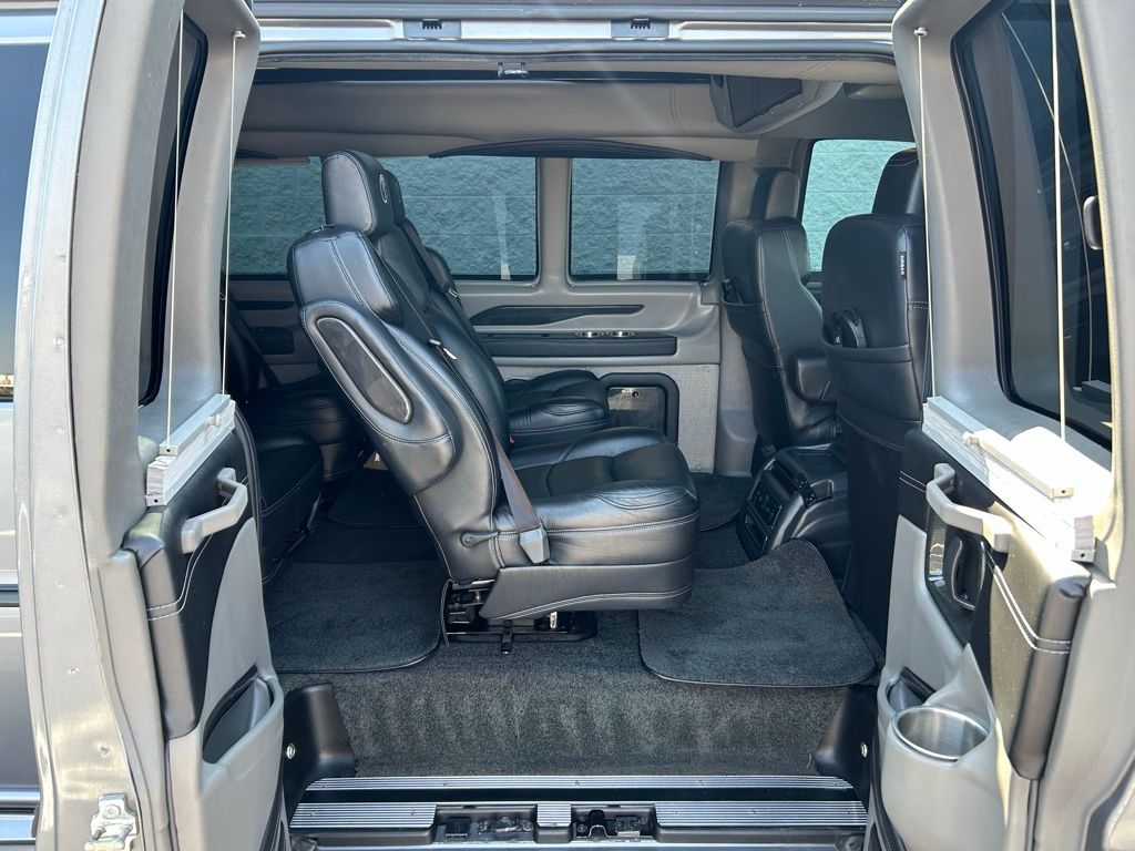 2021 Chevrolet Express LS photo 23