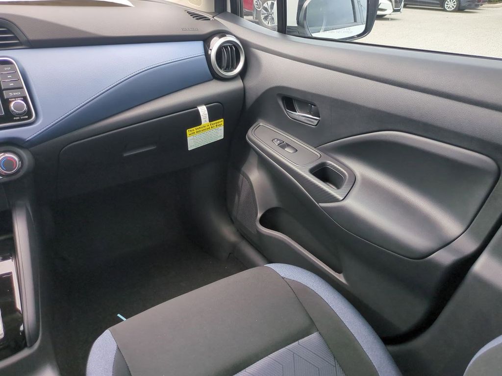 2025 Nissan Versa SV photo 15