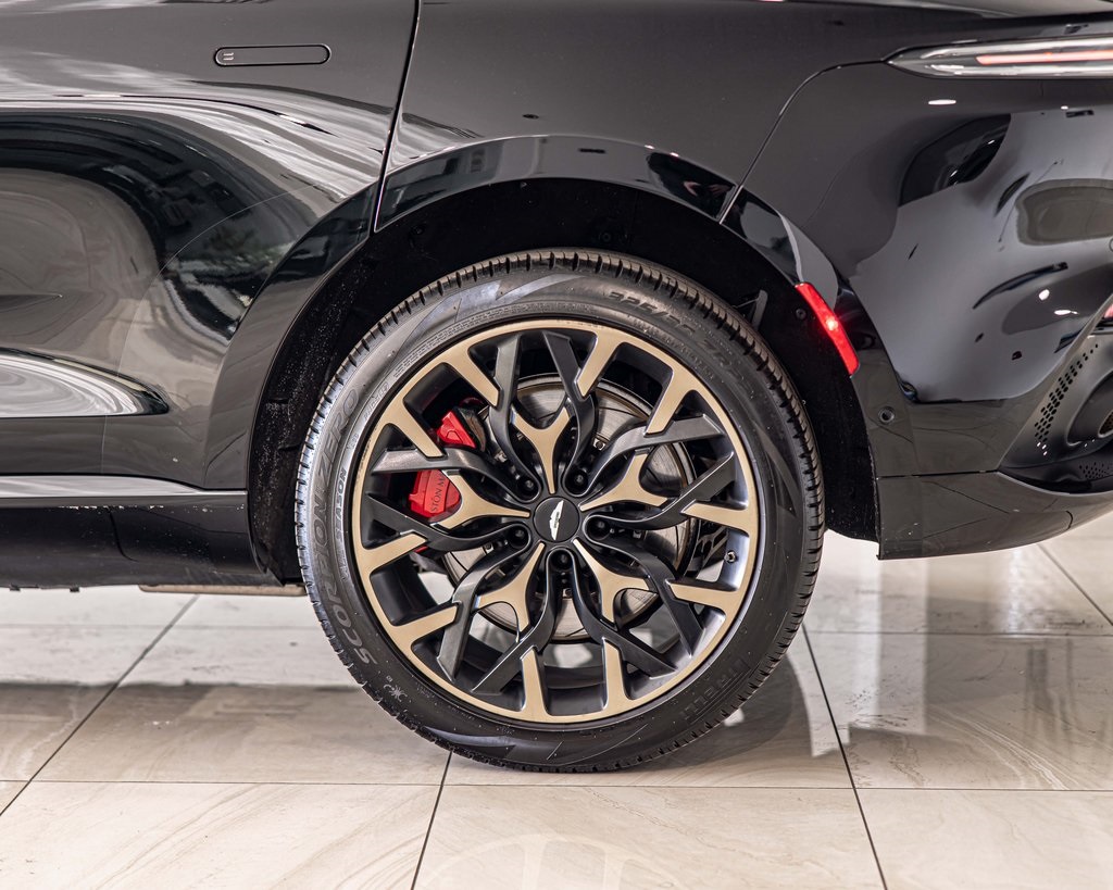 2022 ASTON MARTIN DBX - Image 7