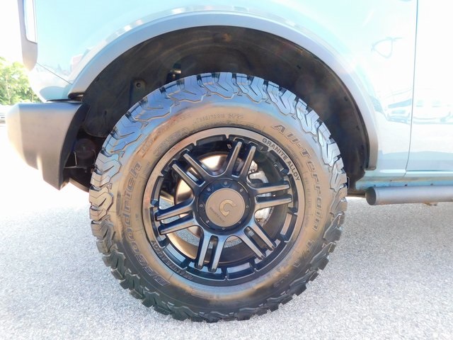 2023 Ford Bronco Base photo 10