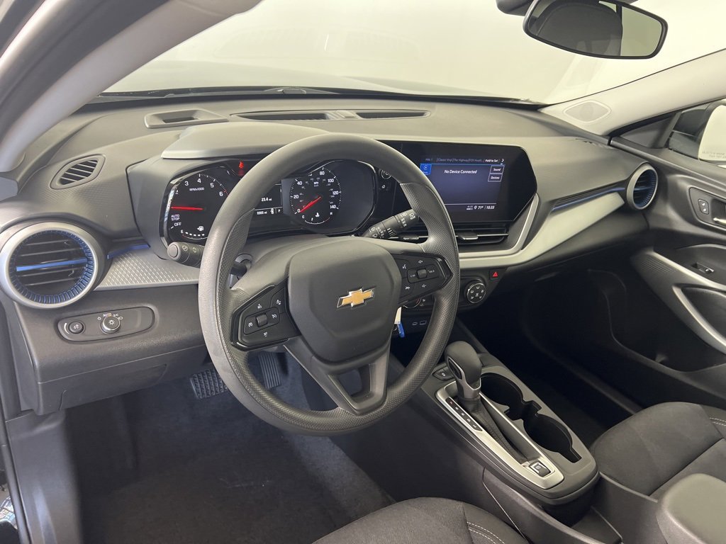 2025 Chevrolet Trax LS photo 12