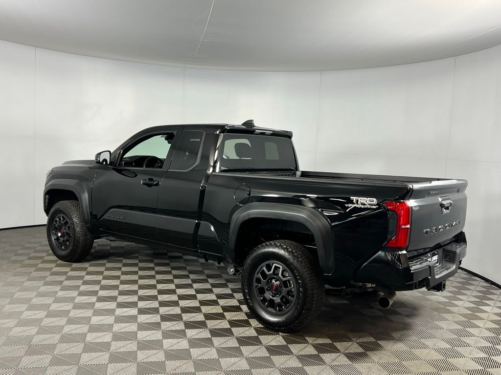 2025 Toyota Tacoma PreRunner photo 2