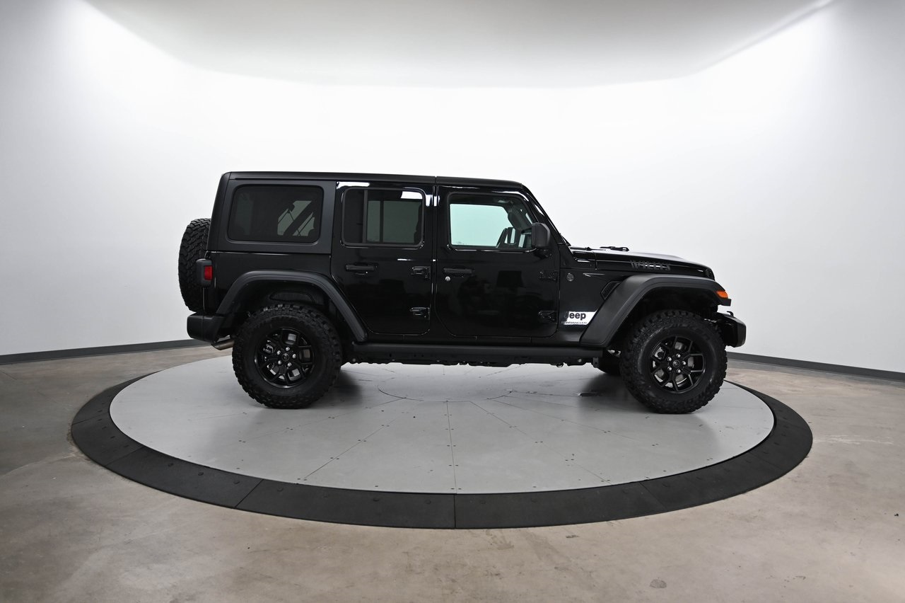 2024 Jeep Wrangler Willys photo 4