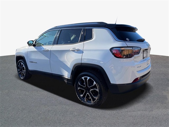 2022 Jeep Compass Limited photo 2
