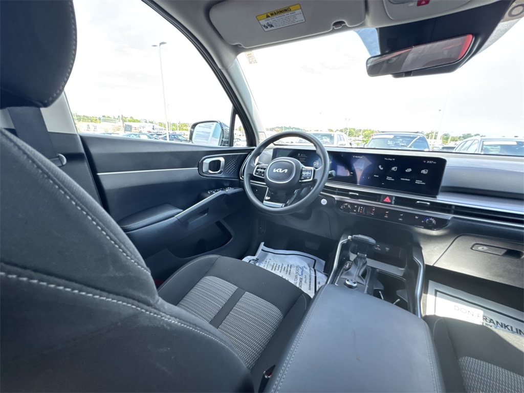 2025 Kia Sorento LX photo 14