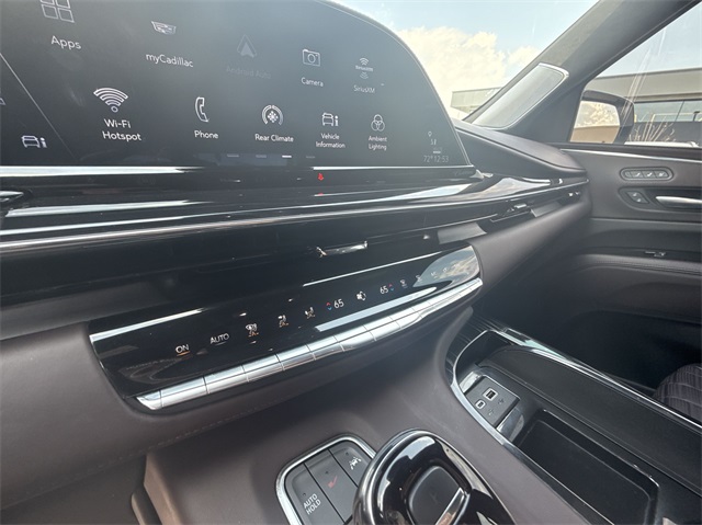 2023 Cadillac Escalade V-Series photo 17