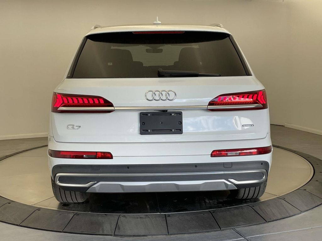 2021 Audi Q7 55 Prestige photo 6