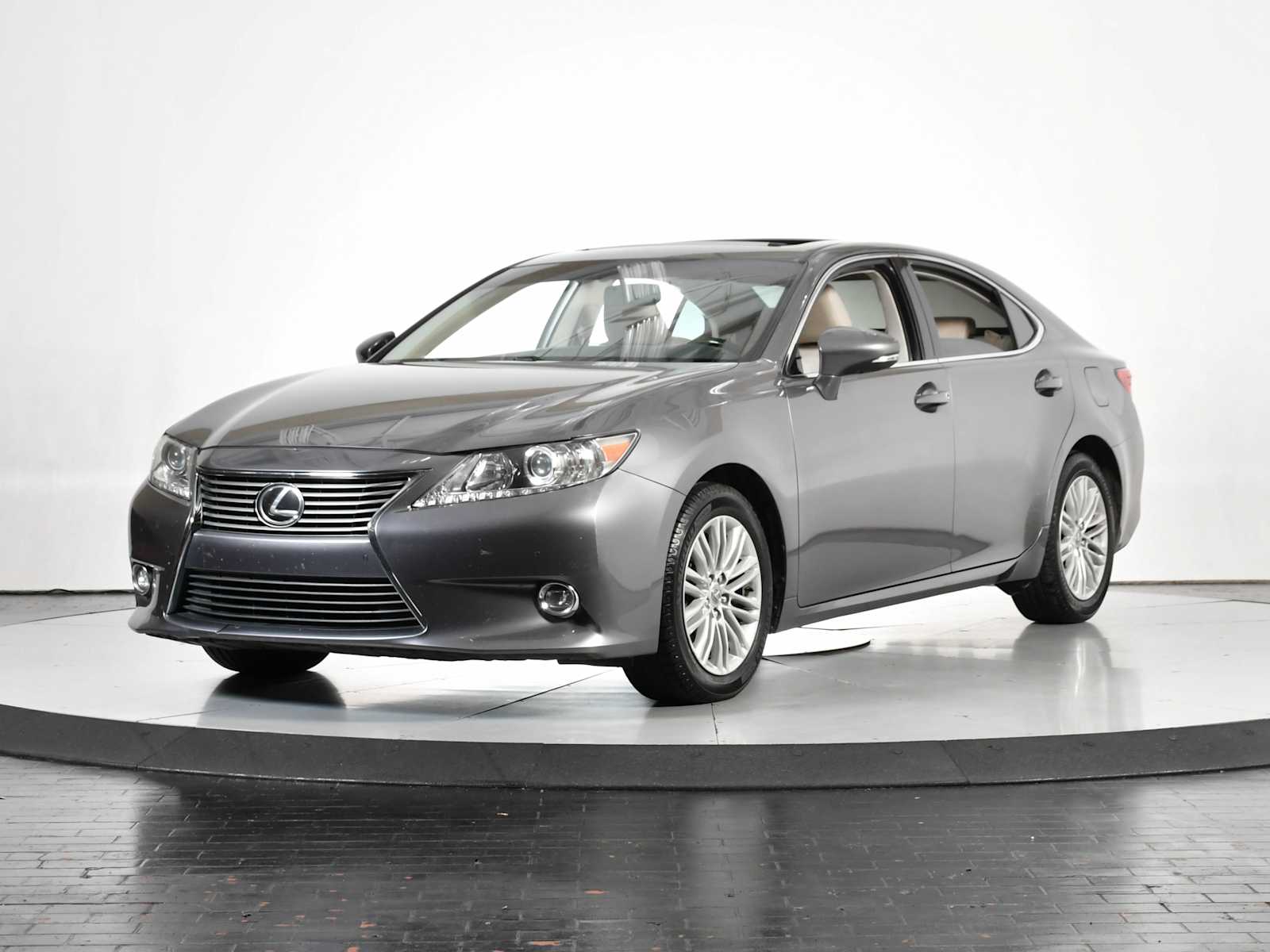 2015 Lexus ES 350's photo