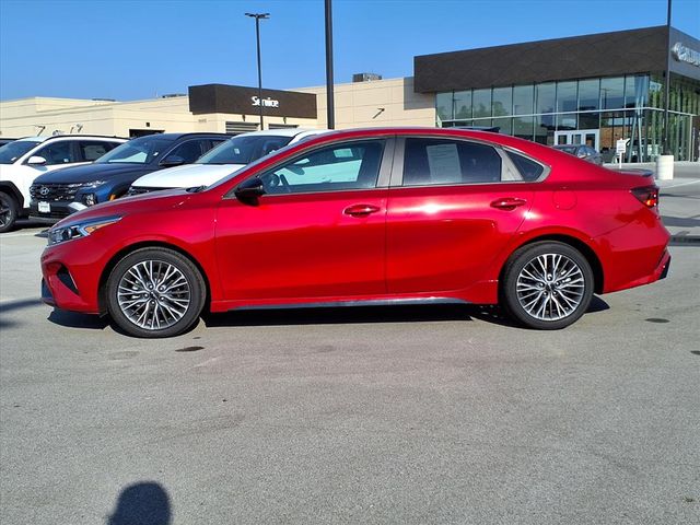 2024 Kia Forte GT-Line photo 2