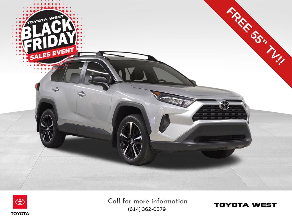 2021 Toyota RAV4 LE photo 4