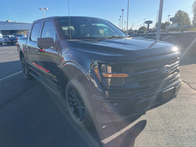 2025 Ford F-150 XLT photo 3
