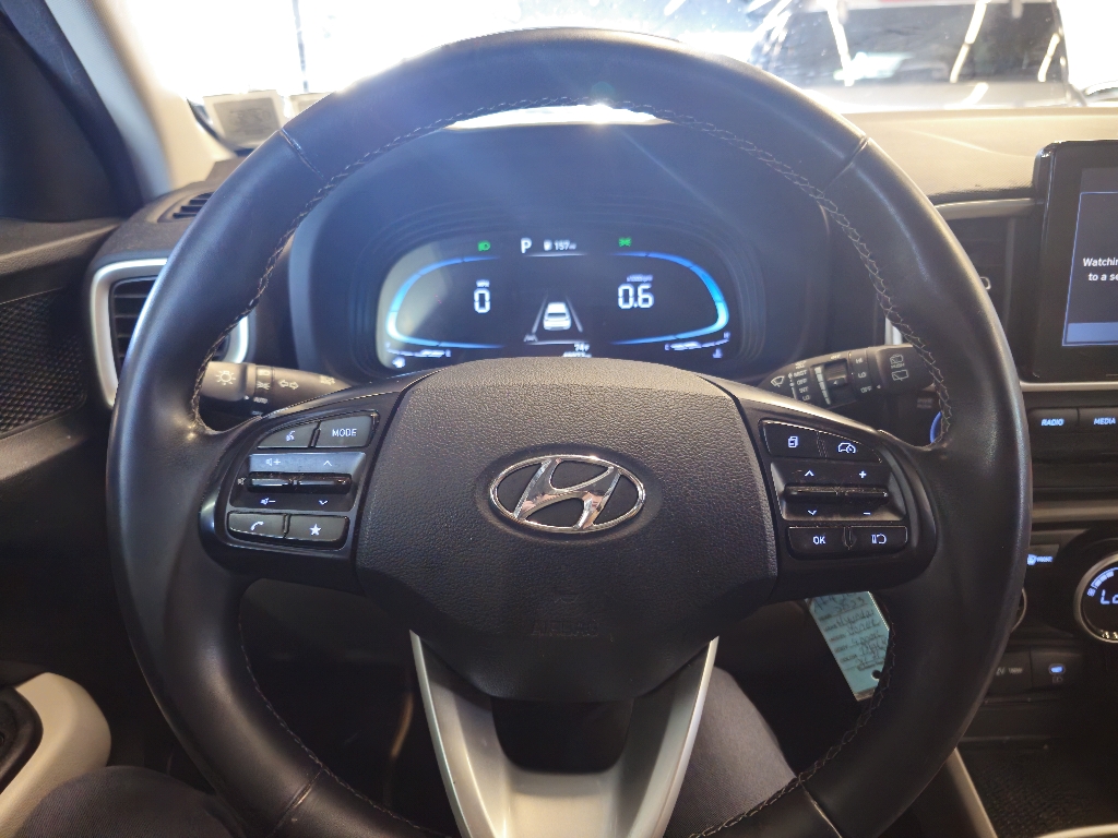 2023 Hyundai Venue SEL Limited photo 5